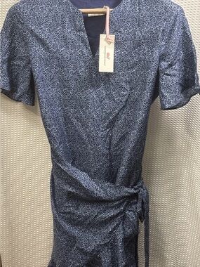 NWT Women’s Vineyard Vines Painted Shells Wrap Dress in blue Sz 4